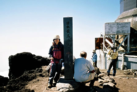 2006年8月富士山頂・剣ケ峰にて